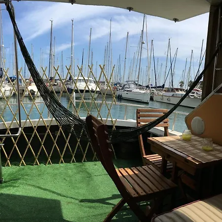 Boat Botel Badalona